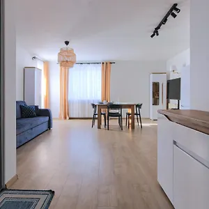 Miriam Borkowska - Parking Apartament Kraków